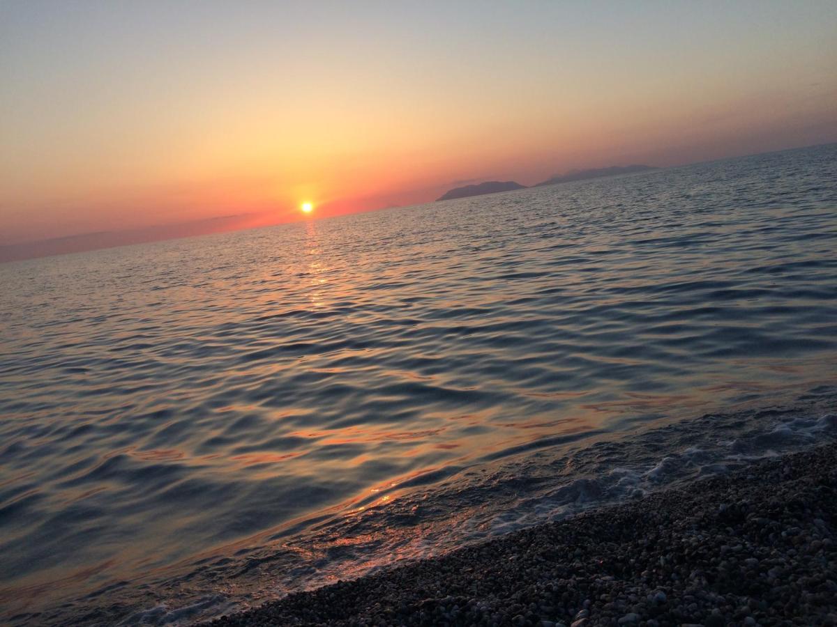Frontemare Rooms Milazzo Bagian luar foto