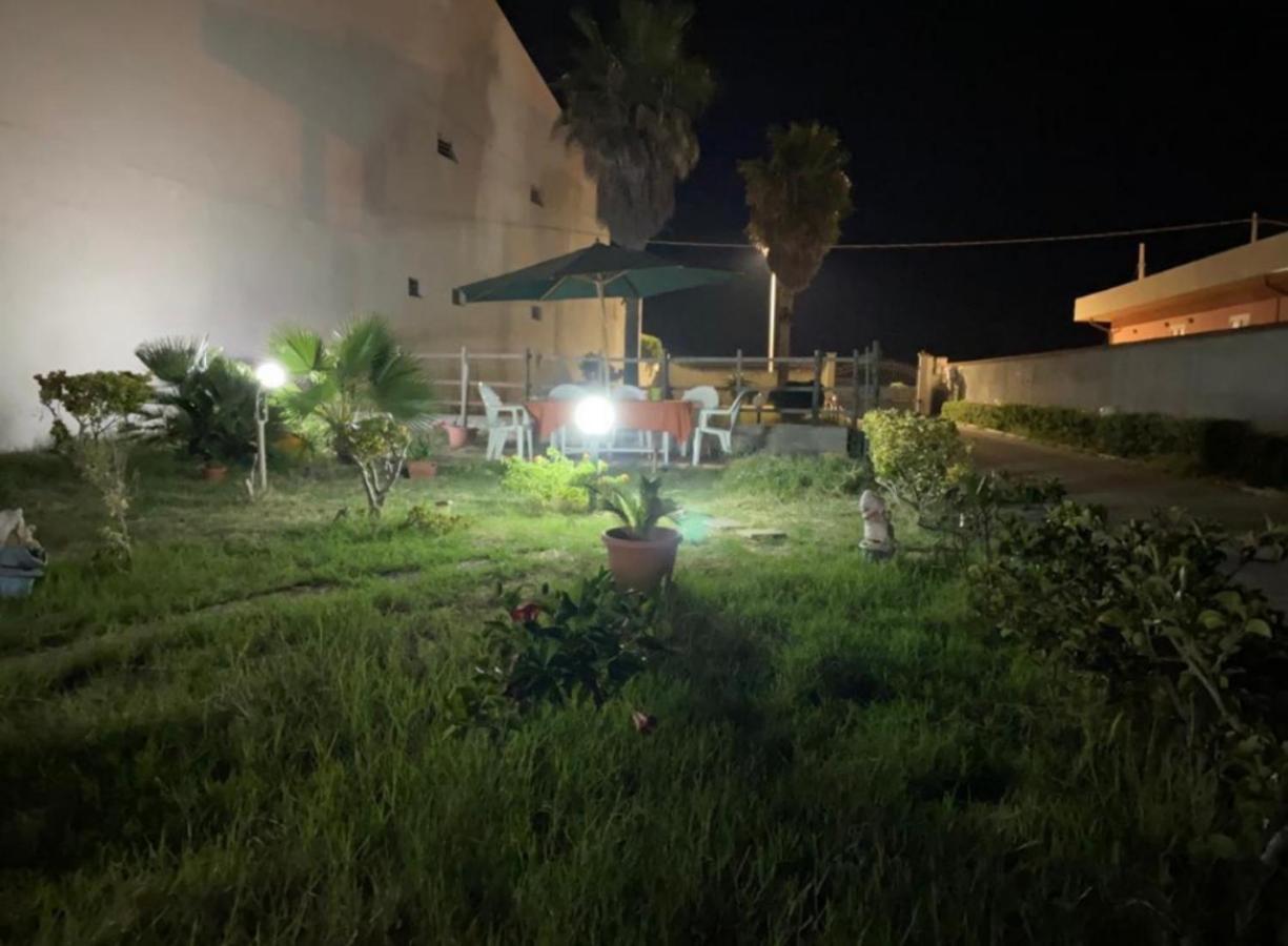 Frontemare Rooms Milazzo Bagian luar foto