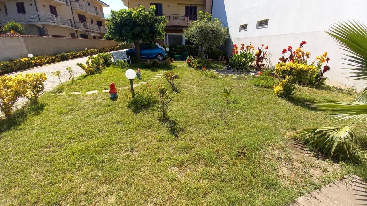 Short Less Apartment-Rooms Milazzo Bagian luar foto