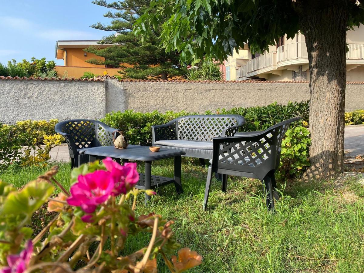Frontemare Rooms Milazzo Bagian luar foto
