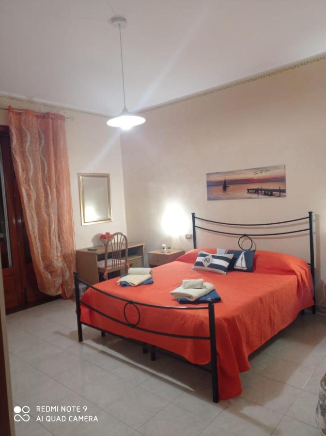 Short Less Apartment-Rooms Milazzo Bagian luar foto