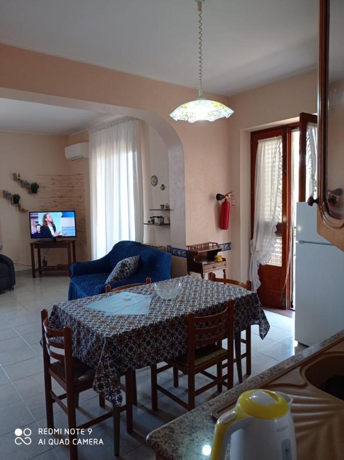 Short Less Apartment-Rooms Milazzo Bagian luar foto