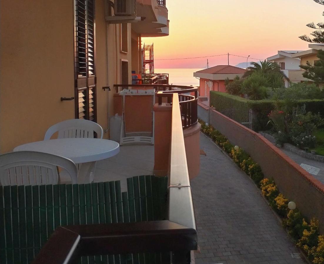 Frontemare Rooms Milazzo Bagian luar foto